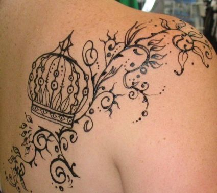 Henna Tattoo On Shoulder